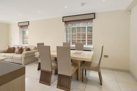 5 bedroom semi-detached house to rent - Photo 4