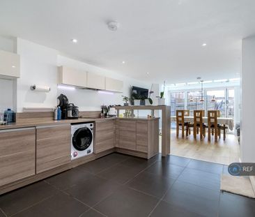 5 bedroom terraced house to rent - Photo 6