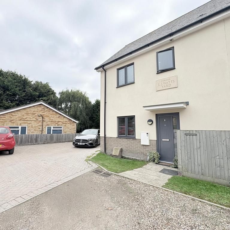 3 bedroom semi-detached house to rent - Photo 1