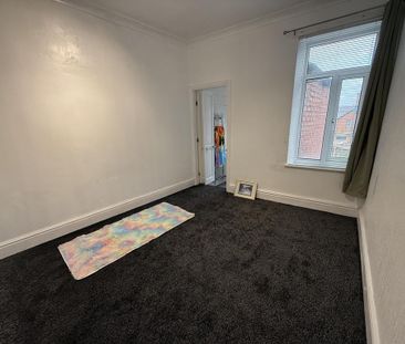 2 bedroom end of terrace house to rent - Photo 4
