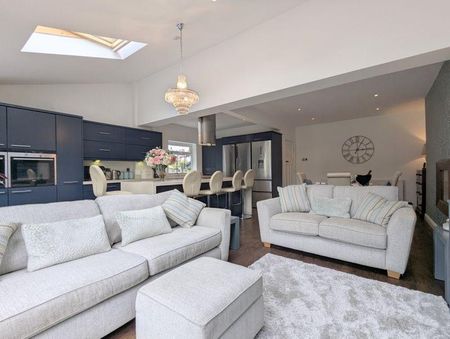 2 bedroom property to rent - Photo 4