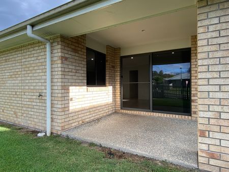 12 Sunstone Avenue, Pimpama QLD 4209 - House For Rent | Domain - Photo 2