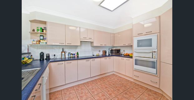 HOUSE: NO HASSLE LIFESTYLE (EMERALD DOWNS) - Photo 1