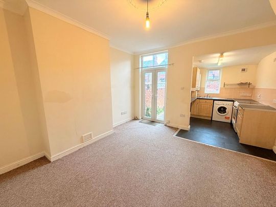 2 bedroom terraced house to rent - Photo 1