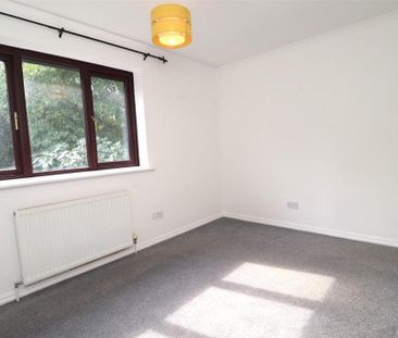 2 bedroom semi-detached house to rent - Photo 6