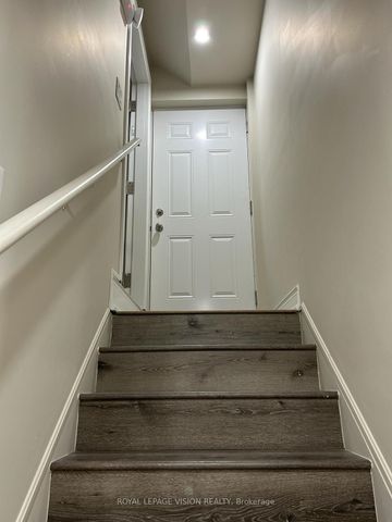 Detached Home For Lease | E8141086 - Photo 2