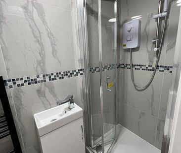 Studio Flat, Alkham Road, N16 - Photo 5