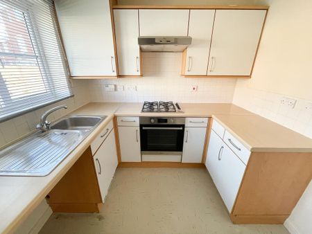 2 bedroom semi-detached house to rent - Photo 2