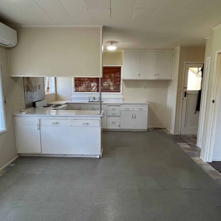 Sunny 3-Bedroom Family Home in the Heart of Howick - Photo 1