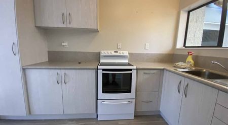 TAWHERO - 2 BEDROOMS - Photo 3