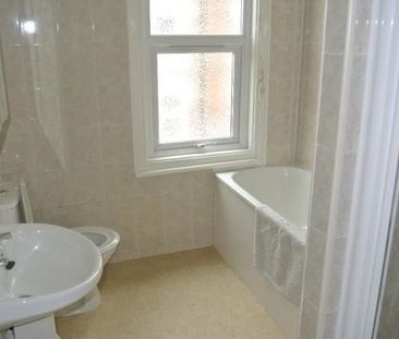 2 Bed - 9 Beamsley Place, Hyde Park, Leeds - LS6 1JZ - Student - Photo 6