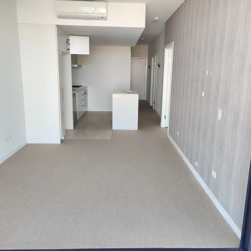 Marina Square! Morning Sunshine apartment! Nearly Brand New 2 Bedrooms apartment ! Just Above the Shopping Centre! To be the first to inspect! - Photo 1