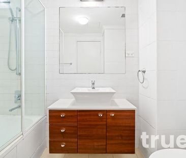 ENTICING ONE BEDROOM APARTMENT IN THE HHEART OF LEICHHARDT - Photo 4