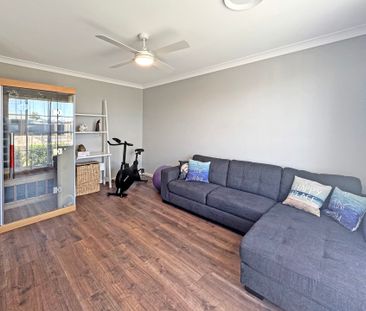 Luxury Family Living with Water Views in Southlakes Estate - Photo 4