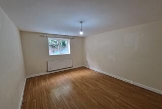 2 Bedroom Apartment for Rent - Photo 4