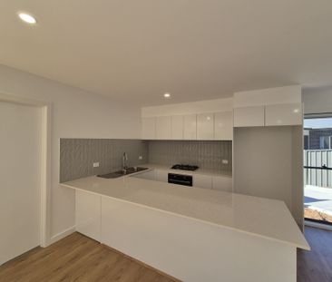 Three Bedroom Townhouse - Photo 3