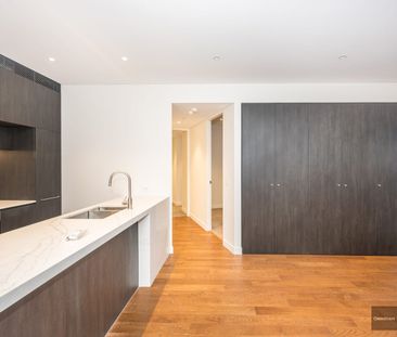Executive 2 Bedroom Apartment in the Iconic "Archibald Residence" - Photo 4