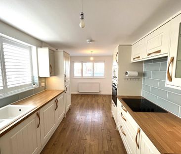 2 bedroom semi-detached bungalow to rent - Photo 6