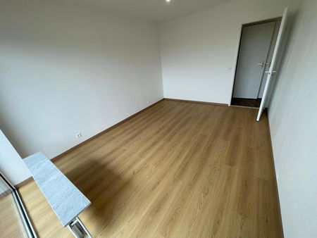 Lumineux appartement 2ch + terrasse à 1140 Evere  Loyer: 1 250 € - Photo 3