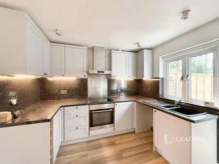 2 bedroom house to rent Junction Road, Burgess Hill, West Sussex, RH15 - Photo 4