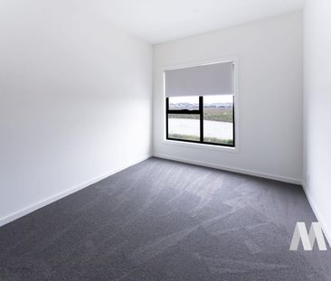 Modern Four-Bedroom Townhouse Delivering Style and Effortless Famil... - Photo 5