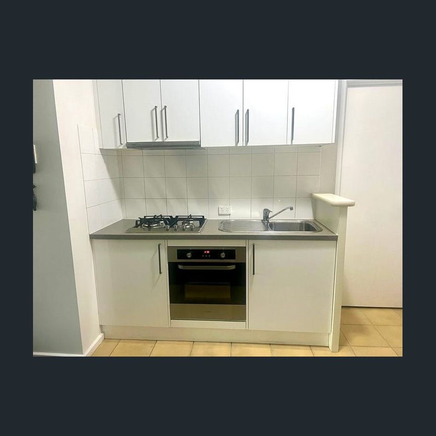 Fully Furnished 1-Bedroom Apartment in Carlton! - Photo 1