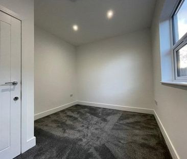 6 bedroom semi-detached house to rent - Photo 3
