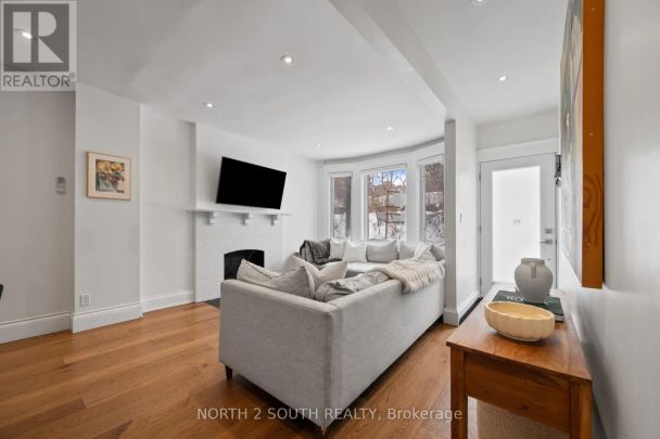 163 MARLBOROUGH PLACE - Photo 1