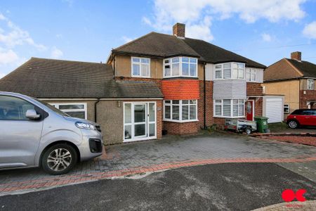 4 bedroom semi-detached house to rent - Photo 5