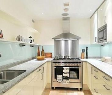 Imperial House, 11-13 Young Street, London W8 - Photo 4