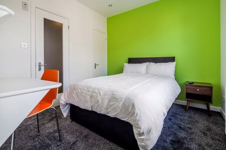 Chiswick Terrace, Hyde Park, Leeds, LS6 1QG - Photo 4