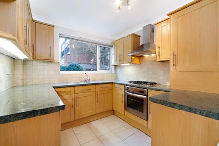 2 bedroom ground floor flat to rent - Photo 5