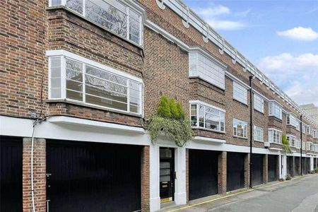 Gower Mews Mansions, Gower Mews, Bloomsbury, London, WC1E - Photo 2