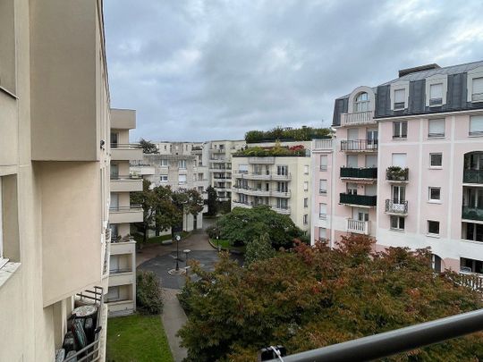 Location Appartement Rosny-sous-Bois (93110) Centre-Ville - Photo 1