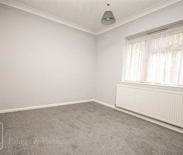 2 bedroom maisonette to rent - Photo 2