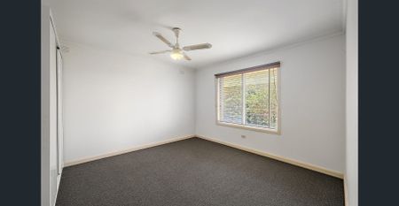 Spacious 3-Bed Home on 1,000sqm Block in Heart of Lilydale - Photo 5