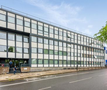 Studio to rent - Photo 2