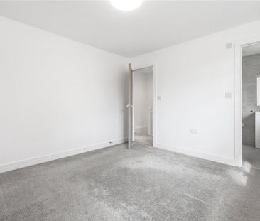 3 bedroom detached house to rent - Photo 2