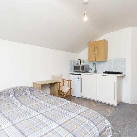 Studio Apartment, 1 bath, 1 reception Flat - Photo 1