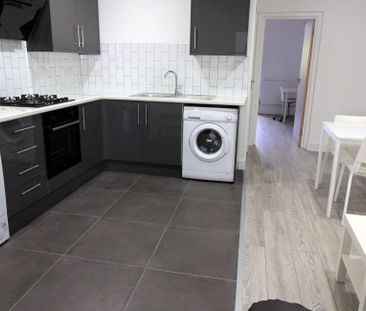 Flat 1, 20 Mundy Place, Cathays, Cardiff, CF24 4BZ - Photo 2