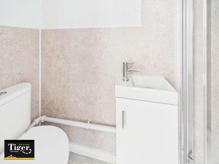 Moore Street, Blackpool, FY4 - Photo 4