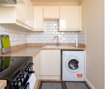 Studio Flat, Capstan Way, SE16 - Photo 6