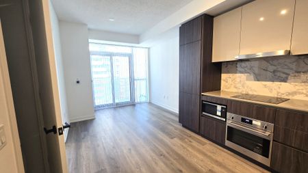 For Lease - 8 Interchange Way Unit# 4515, Vaughan, Ontario - Photo 3