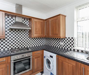 2 bedroom terraced house to rent - Photo 3