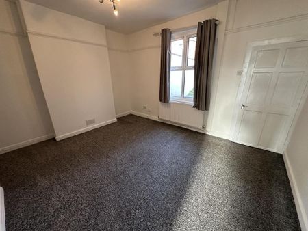 3 bedroom end of terrace house to rent - Photo 5