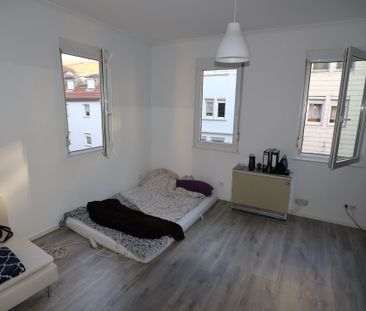 * Sehr schöne 2,5-Zimmerwohnung mit hochwertiger EBK * große Dachte... - Photo 3