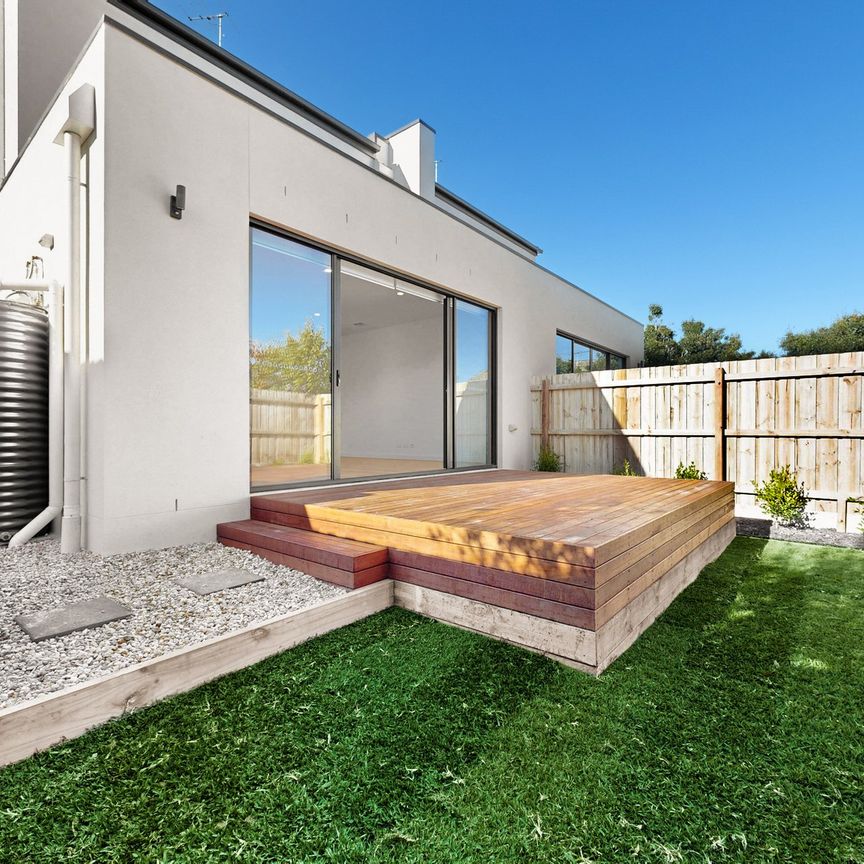 Brand New Townhouse 4 Bedrooms 4 Ensuites - Photo 1