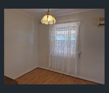 Garden Lovers Family Home! - Photo 4