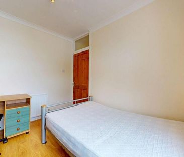 4 bedroom house to rent - Photo 1