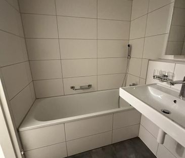 Luminous 2.5-room apartment with roof terrace in Arlesheim - Foto 4